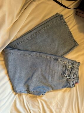 Edikted Women's Straight Leg Jeans in Light Blue Denim